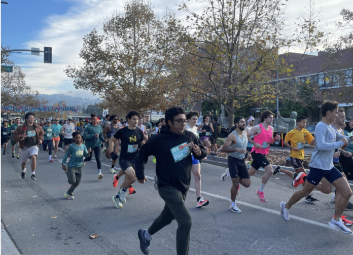 Photo of turkey trot participants taken/Amina Tongun